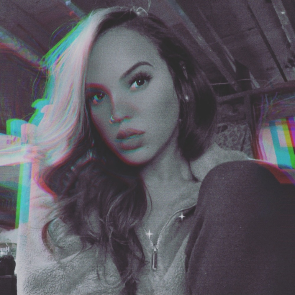 Meet your Posher, Roxana